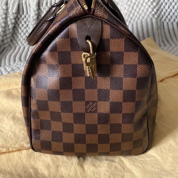 Authentic Louis Vuitton Speedy 30 - Picture 2 of 12